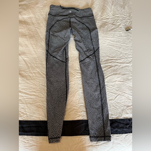 Lululemon Reflective Shine Leggings - Picture 4 of 6